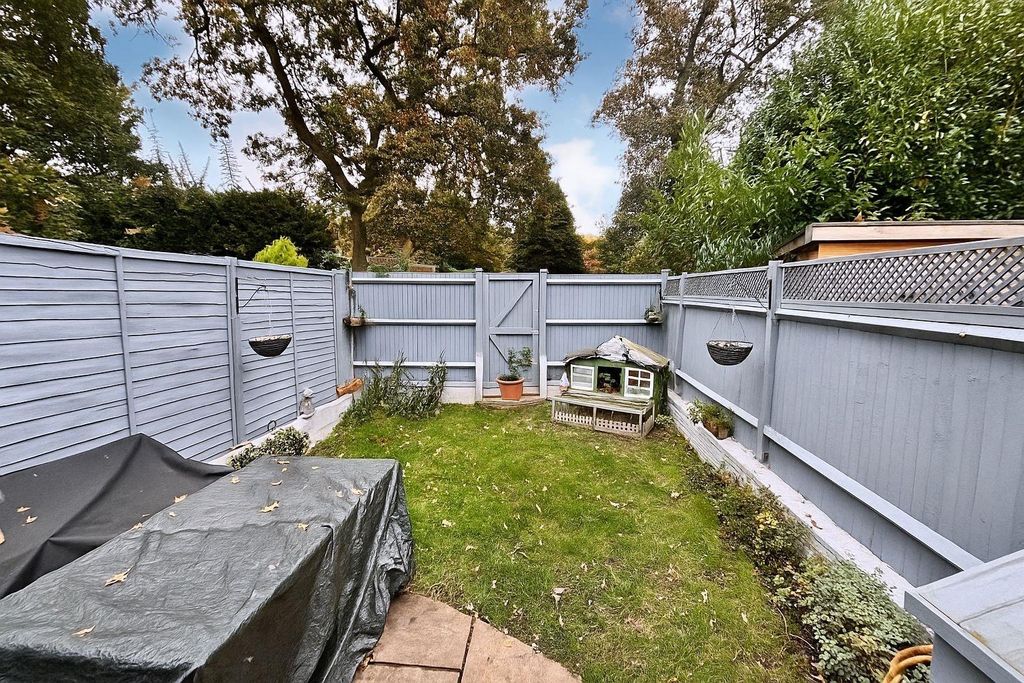 Property photo 3 of 12 Garden