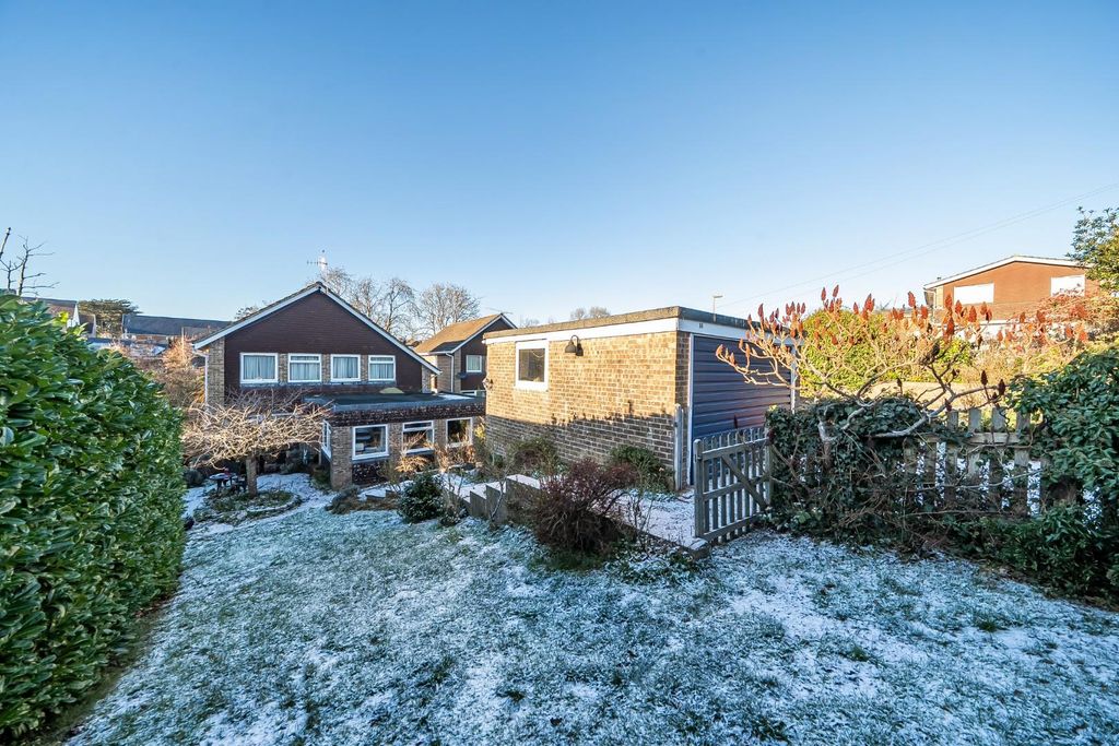 Property photo 2 of 21 1-695c4197A1A5d-1392854-21-695Be53768Bb0-1.Jpg