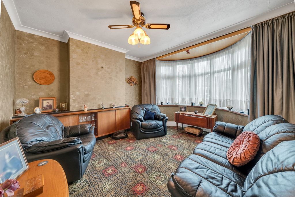 Property photo 2 of 23 4683743