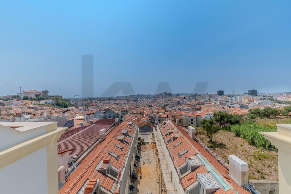 Property photo 1 of 28 Penthouse T2 | 2 Suites | 20 m² Of Terraces | View Over Lisbon