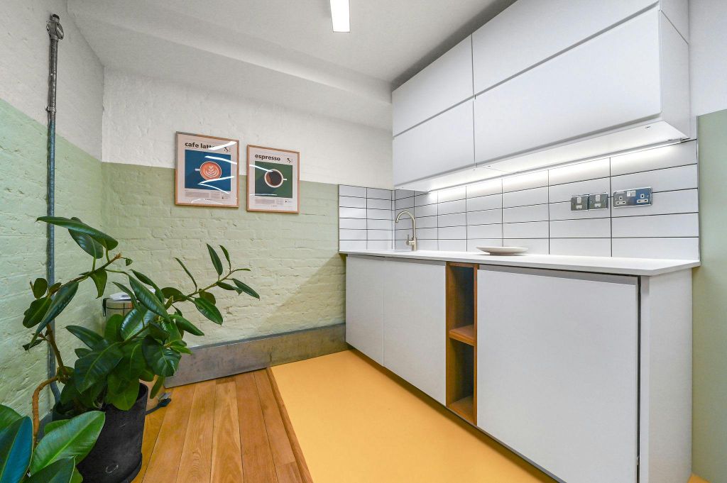 Property photo 2 of 14 Htbcfashionstreet1.Jpg