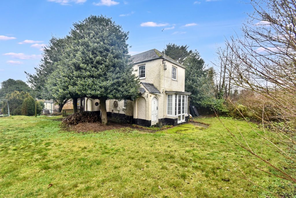 Property photo 1 of 15 Outside