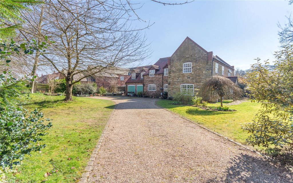 Property photo 1 of 20 Front View