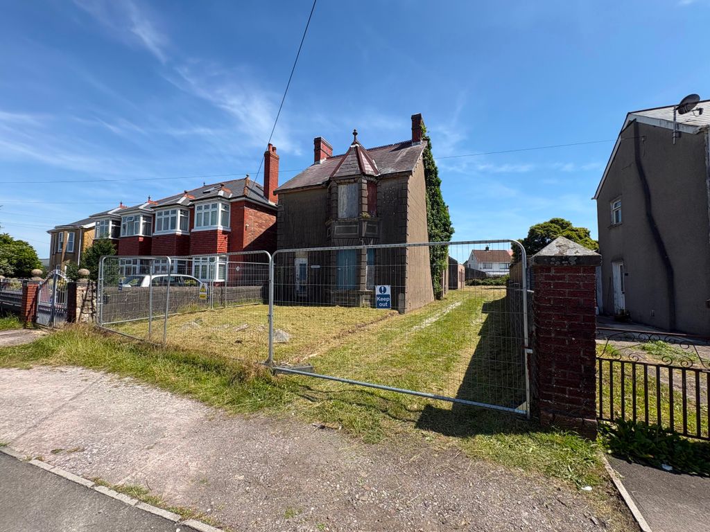 Property photo 2 of 17