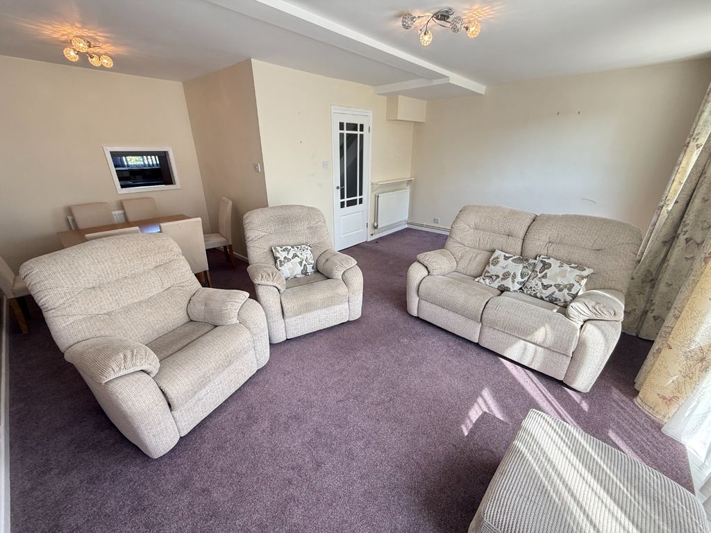 Property photo 3 of 14 5381404