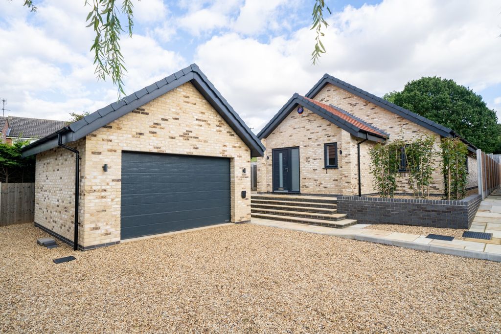 Property photo 1 of 18 Plot 4 Fairview Close - Dsc04625