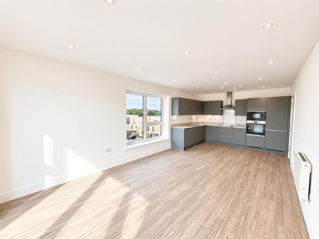 Property photo 3 of 11 Kitchen Dining.Png