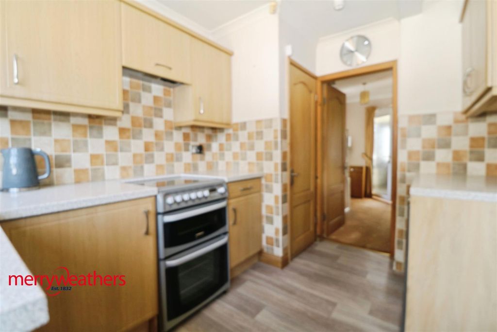 Property photo 2 of 13 Kitchen