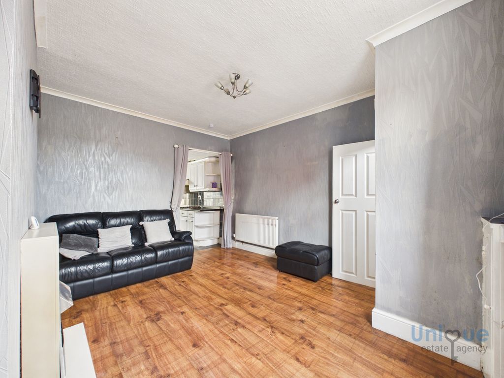 Property photo 3 of 25