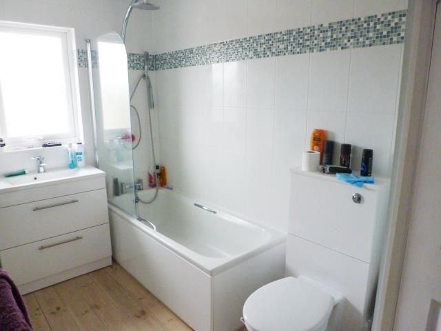 Property photo 2 of 6 Bathroom