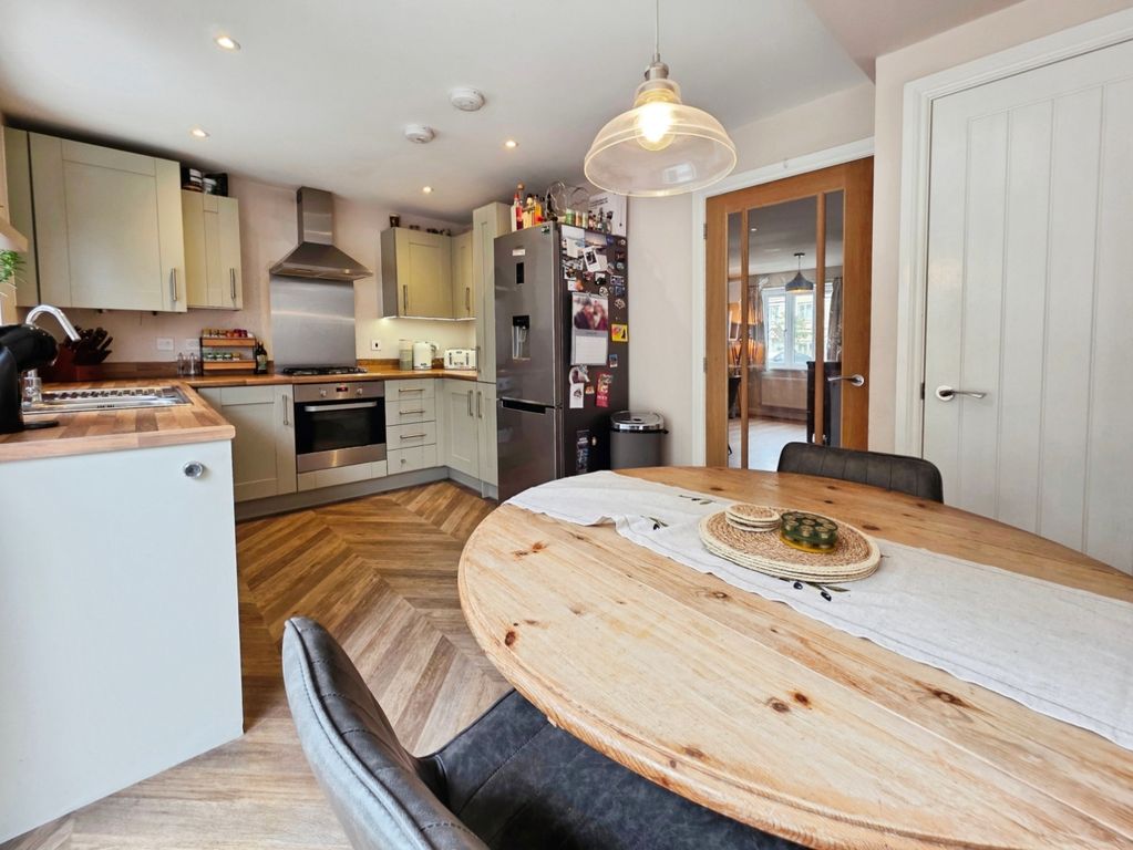 Property photo 3 of 12 Pbox-Img.Jpg