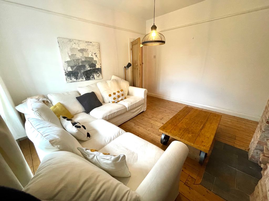 Property photo 2 of 29 Bedroom 1