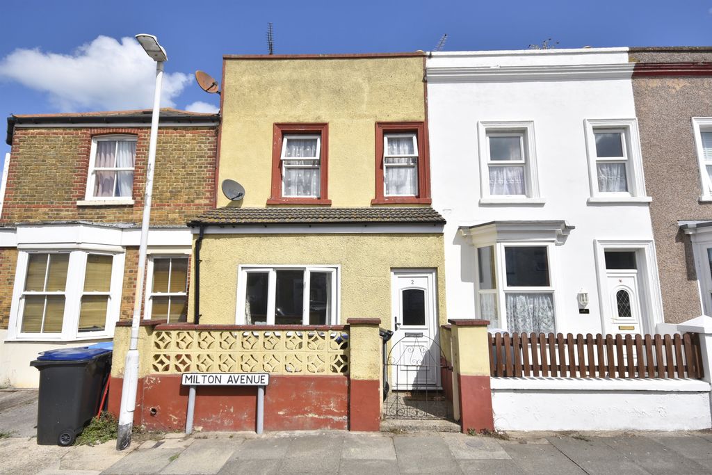 Property photo 1 of 12