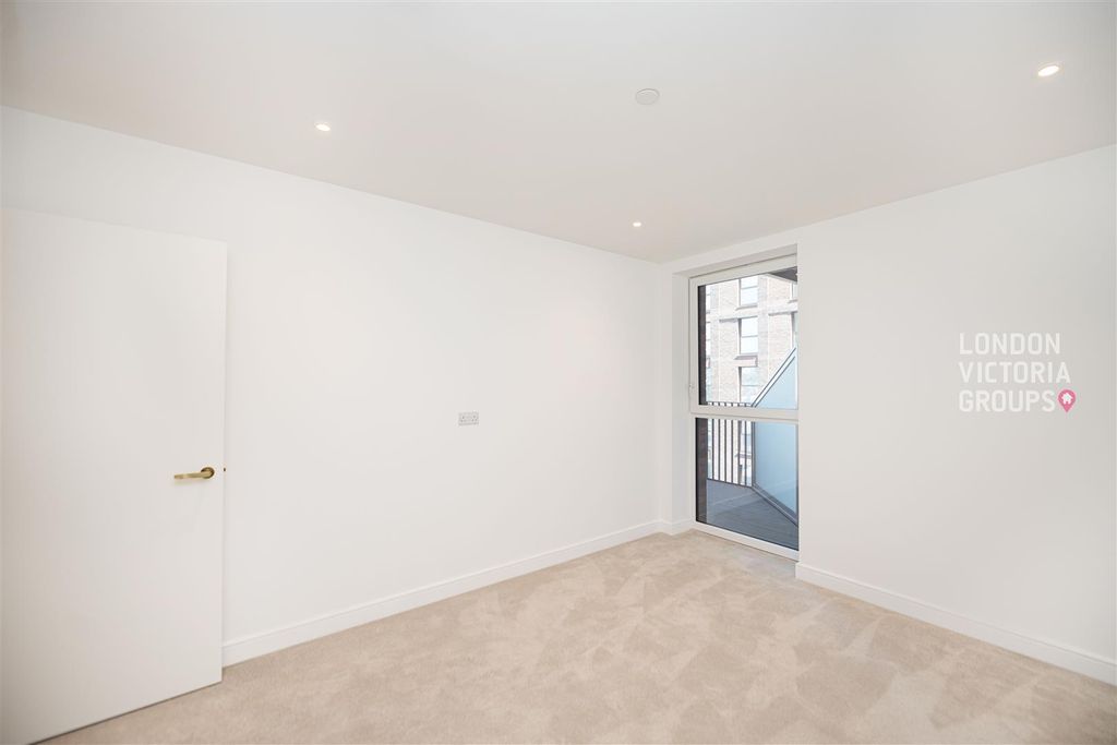 Property photo 2 of 14 1-1830.Jpg