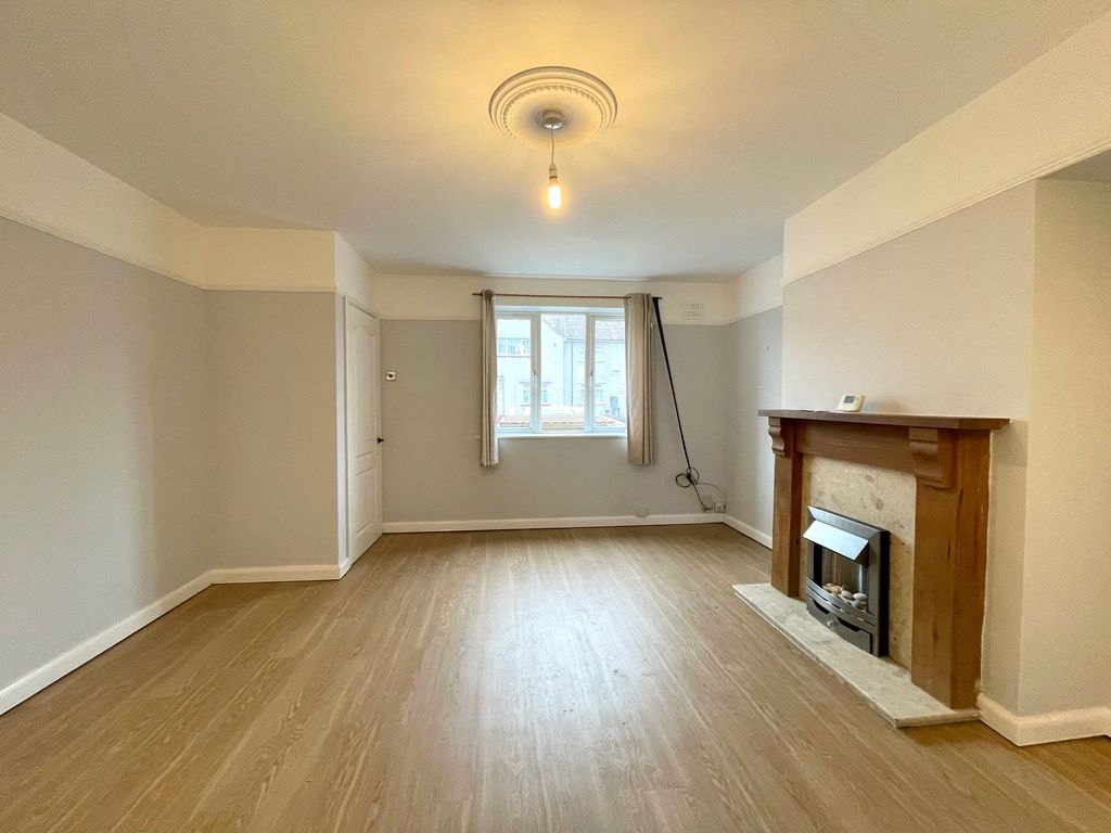 Property photo 2 of 8 Picture No. 22