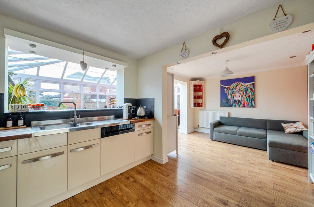 Property photo 3 of 21