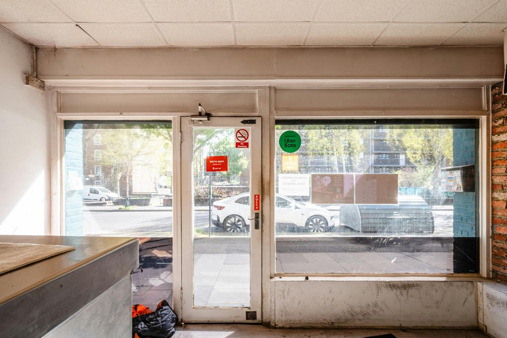 Property photo 3 of 8 Murray Grove 102 - 2.Jpg
