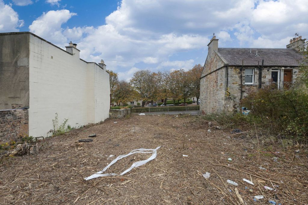 Property photo 2 of 7