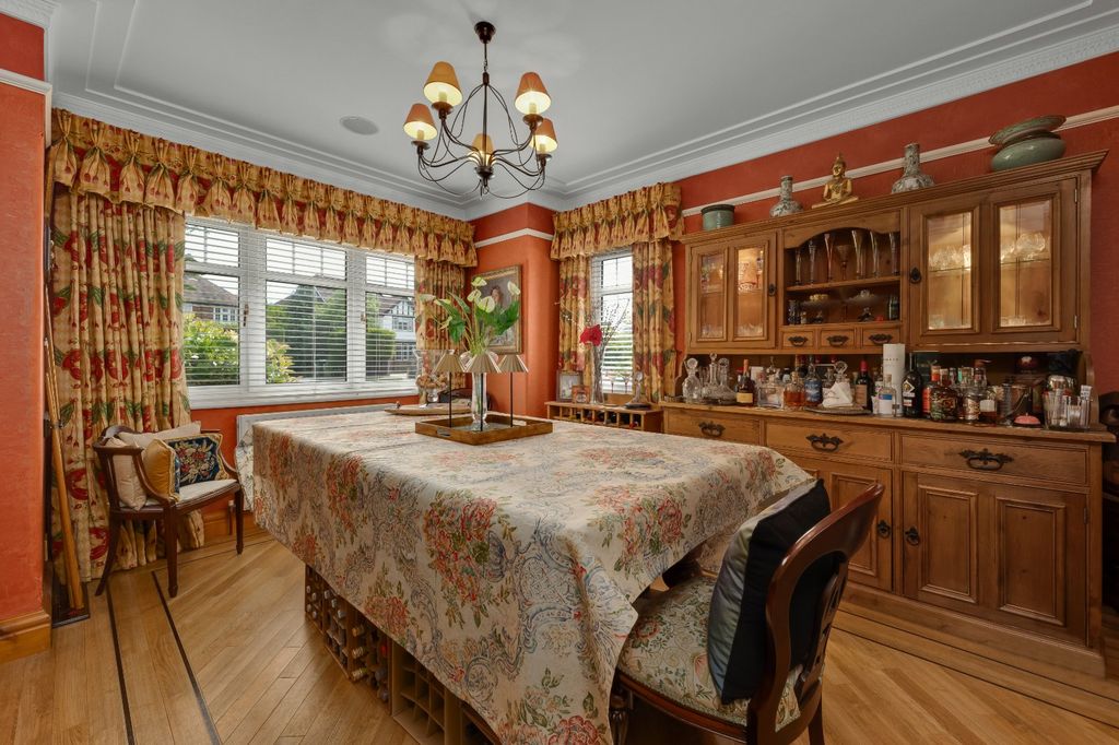 Property photo 3 of 22 Dining Room