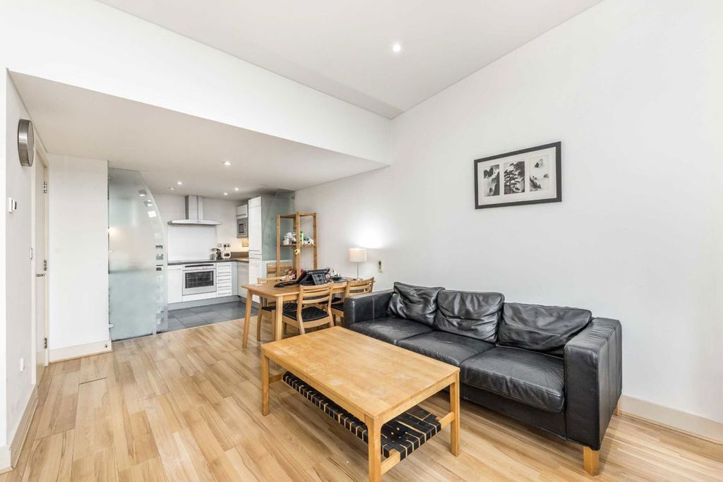 Property photo 2 of 4