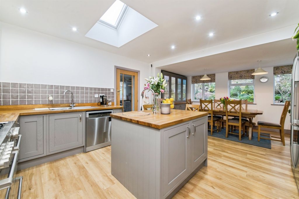 Property photo 3 of 23