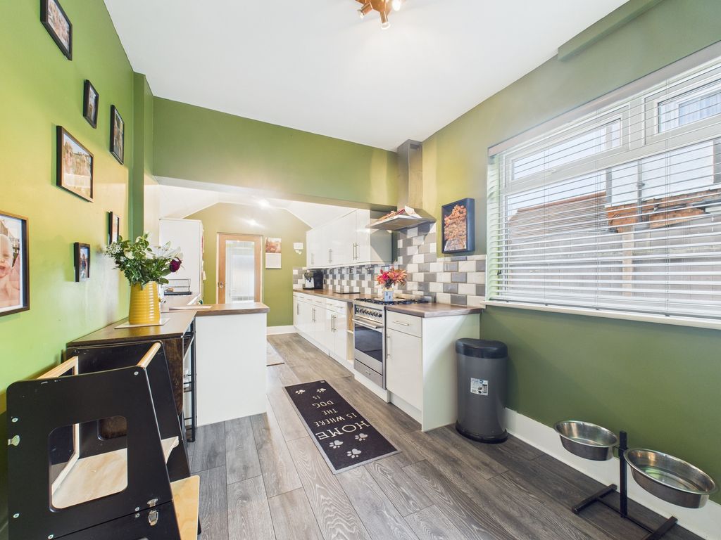 Property photo 2 of 21