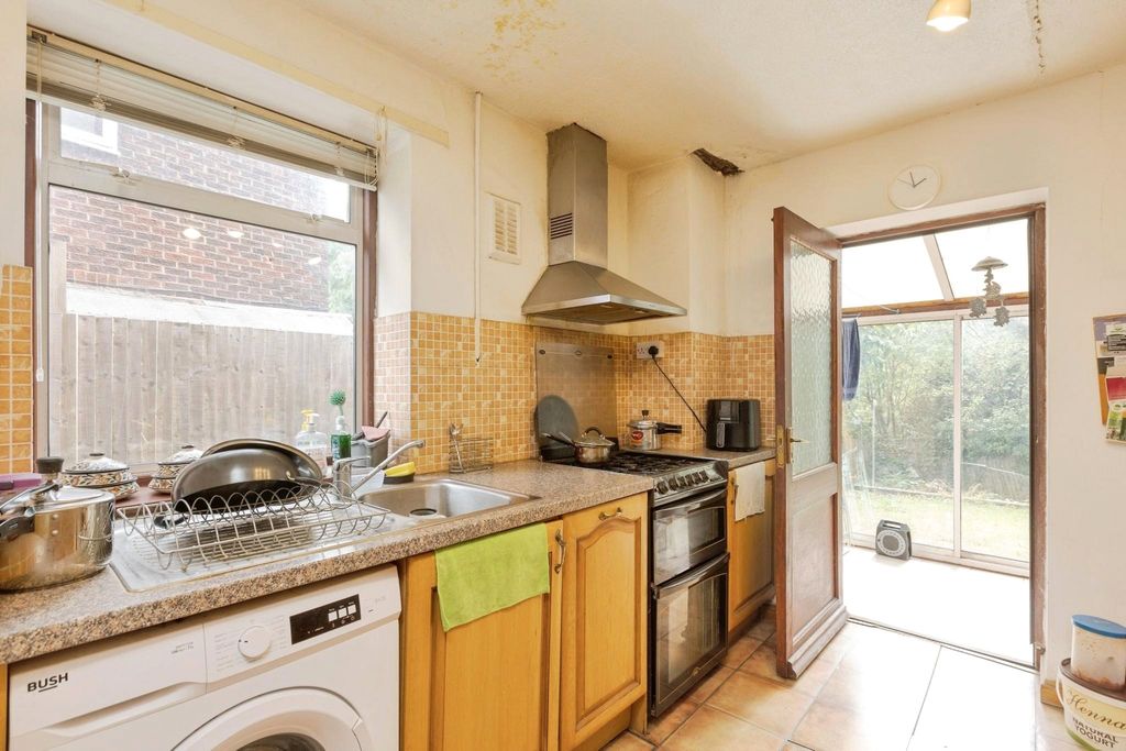 Property photo 3 of 11 Picture No. 14