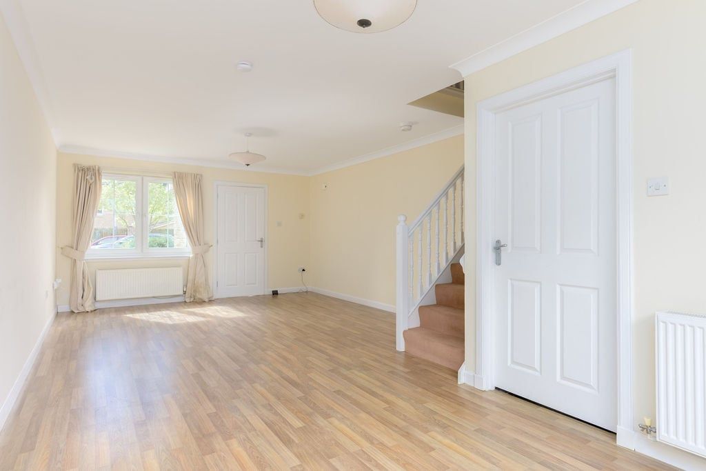 Property photo 3 of 28