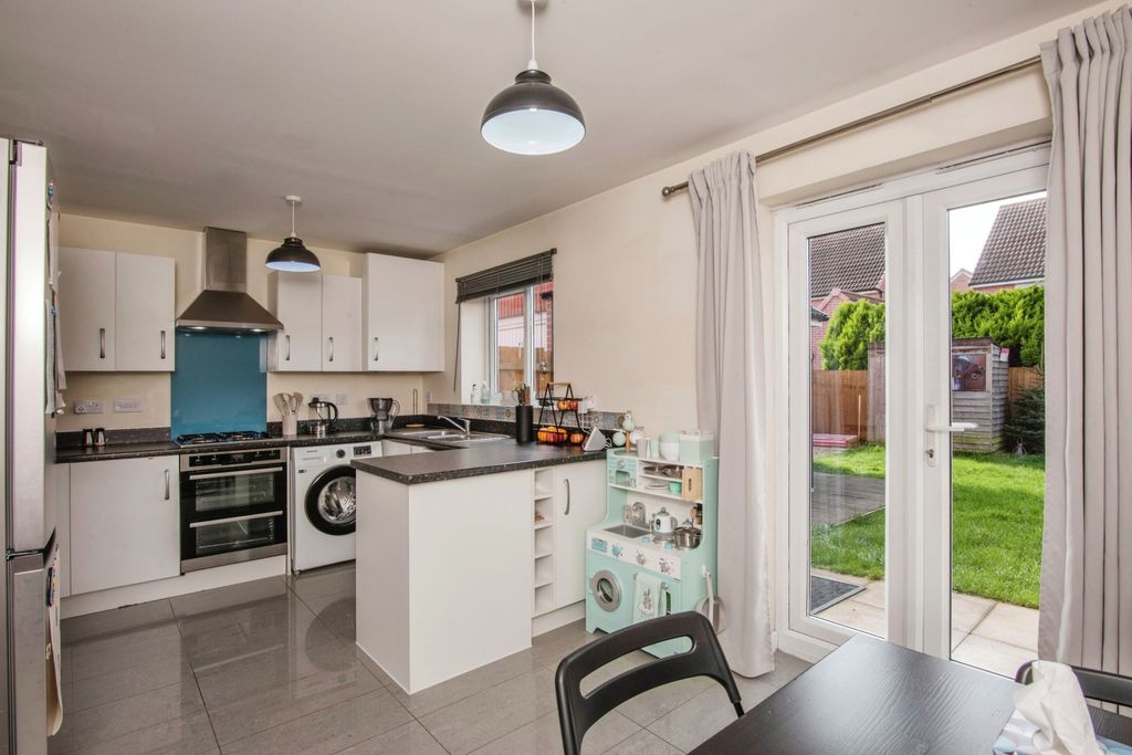 Property photo 1 of 14 Kitchen/Diner