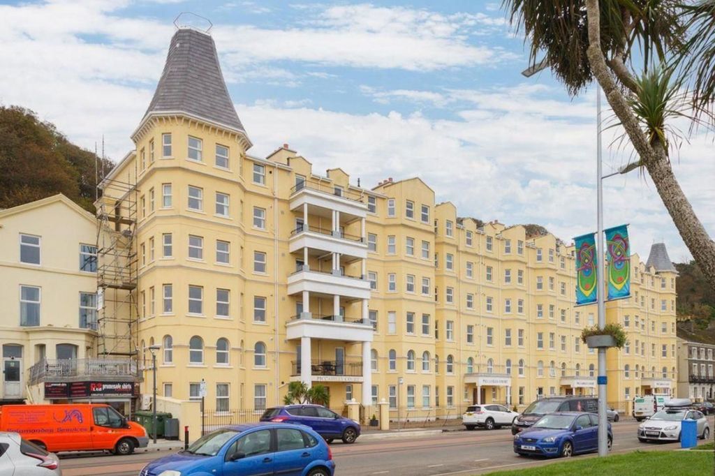 Property photo 1 of 7