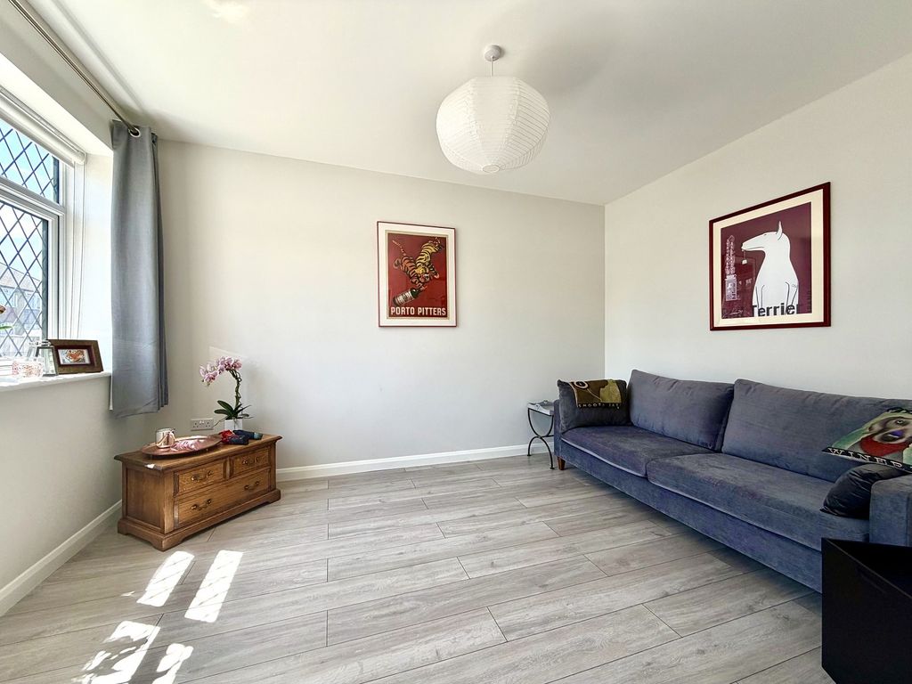 Property photo 2 of 11 Not Specified