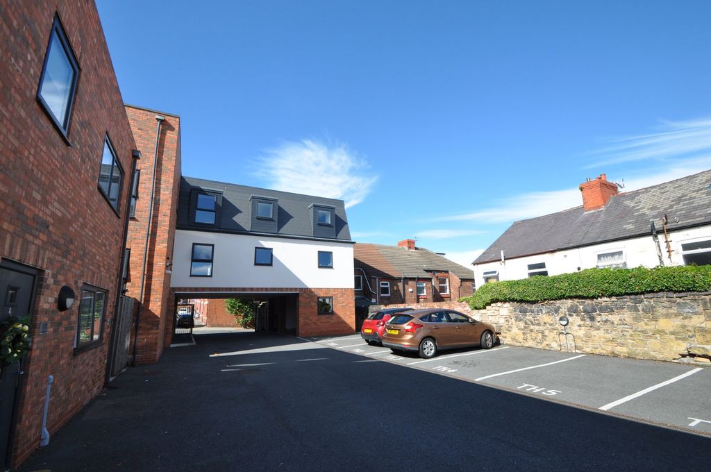 Property photo 1 of 34