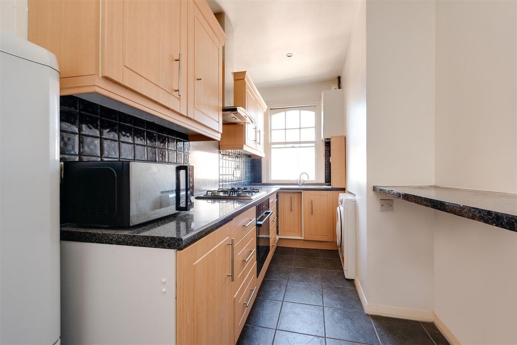 Property photo 2 of 9