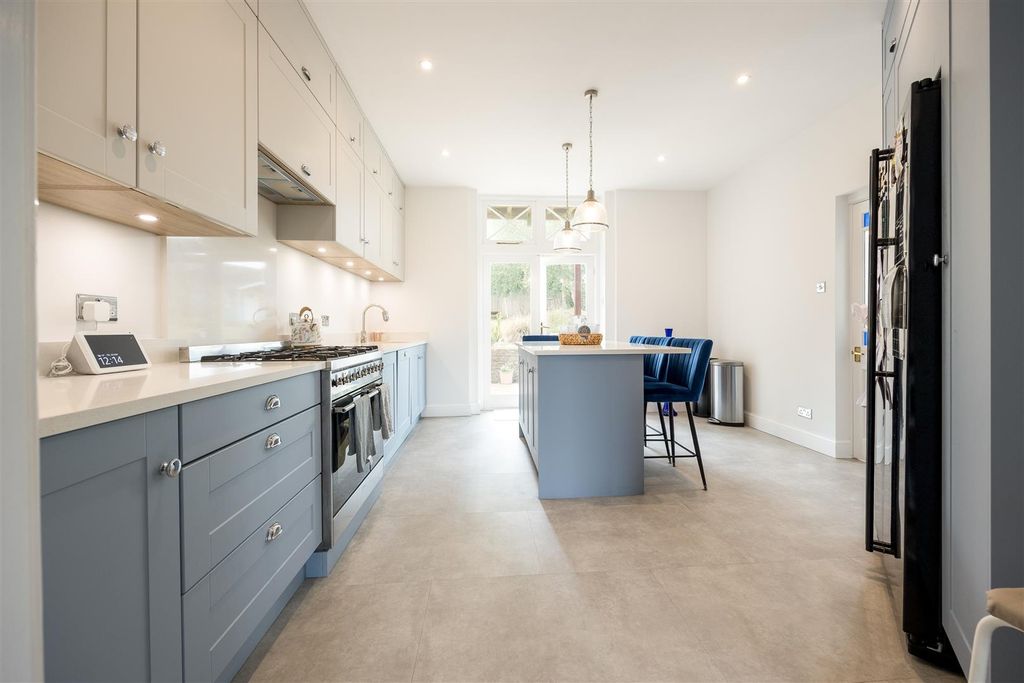 Property photo 2 of 19 Modern Kitchen.Jpg