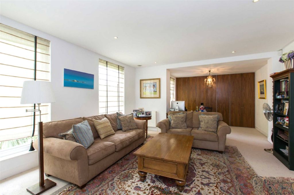 Property photo 3 of 11 Photo 3