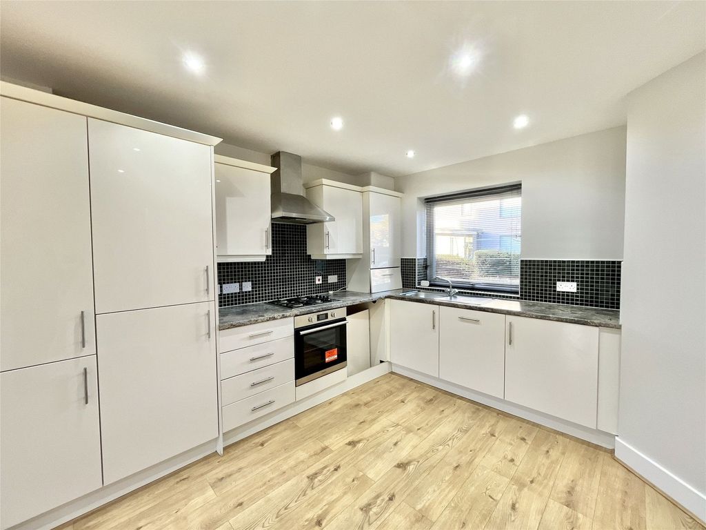 Property photo 2 of 15 Kitchen