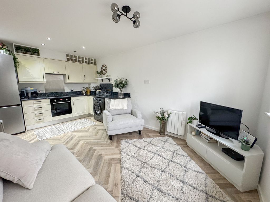 Property photo 2 of 12