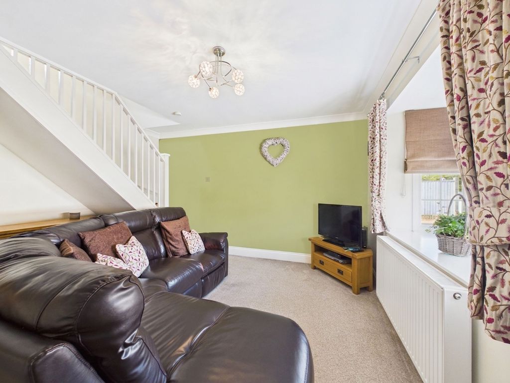 Property photo 3 of 16 Lounge