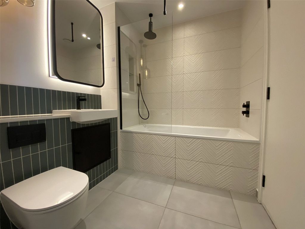 Property photo 3 of 7 Picture No. 14