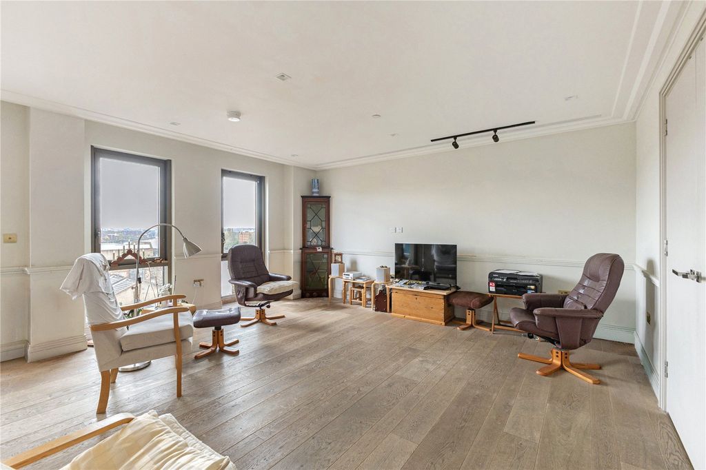 Property photo 2 of 14 Reception Room