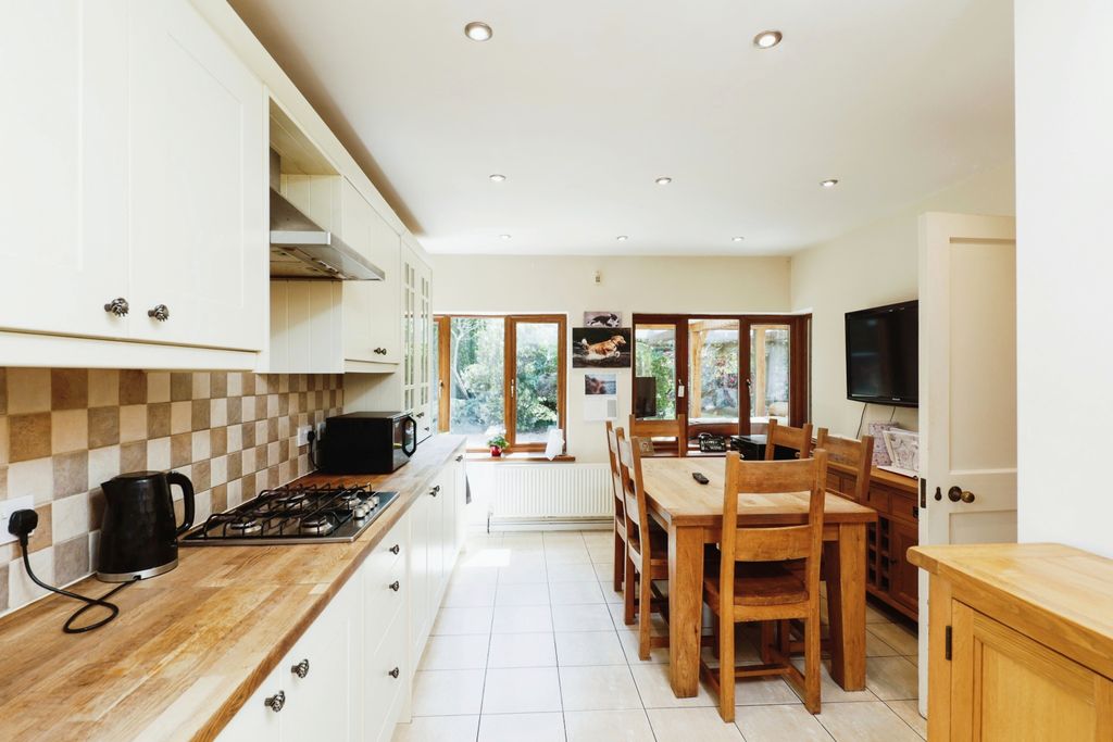 Property photo 3 of 17 Photography