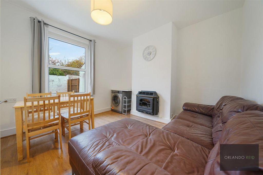 Property photo 3 of 12 40 Broadwater Road Sw17 0DT-3.Jpg