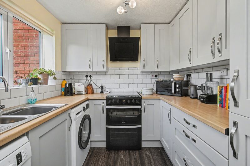 Property photo 3 of 13 Kitchen