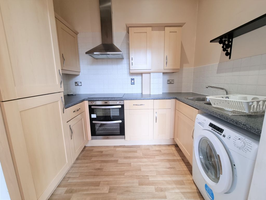 Property photo 2 of 11