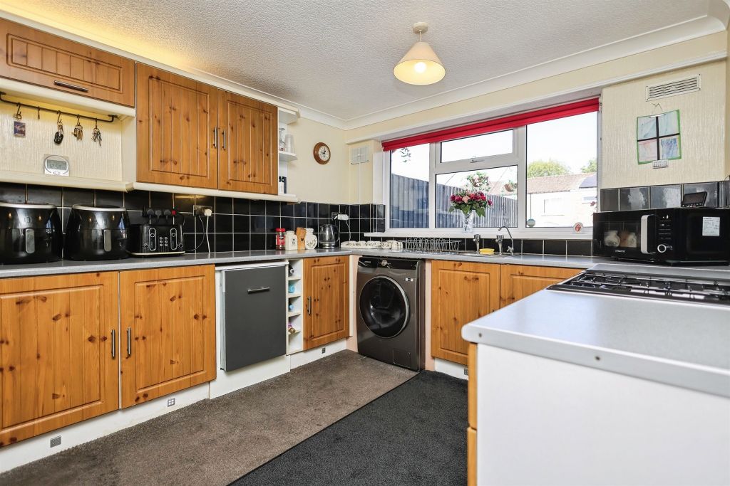 Property photo 2 of 14