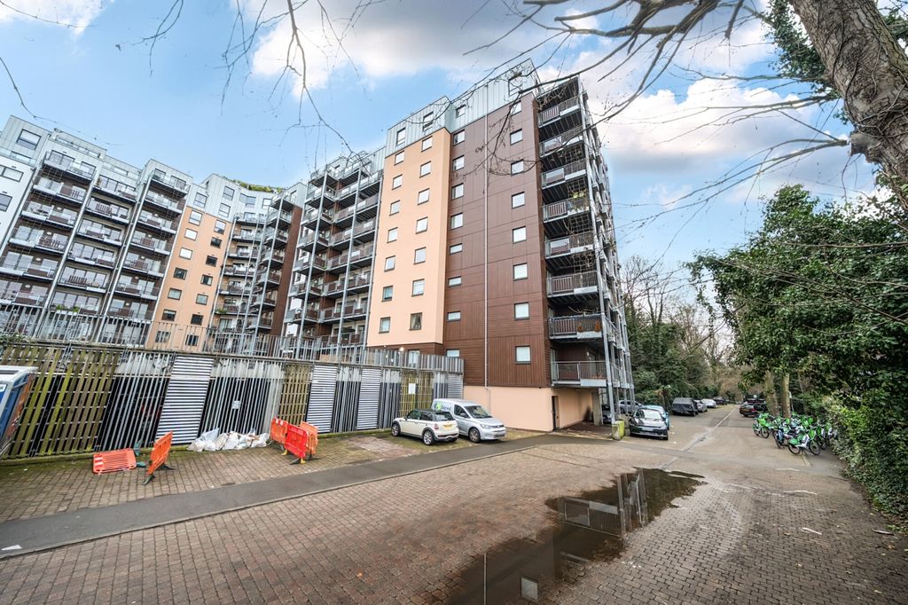 Property photo 1 of 22 1403500-1-69721Bd...