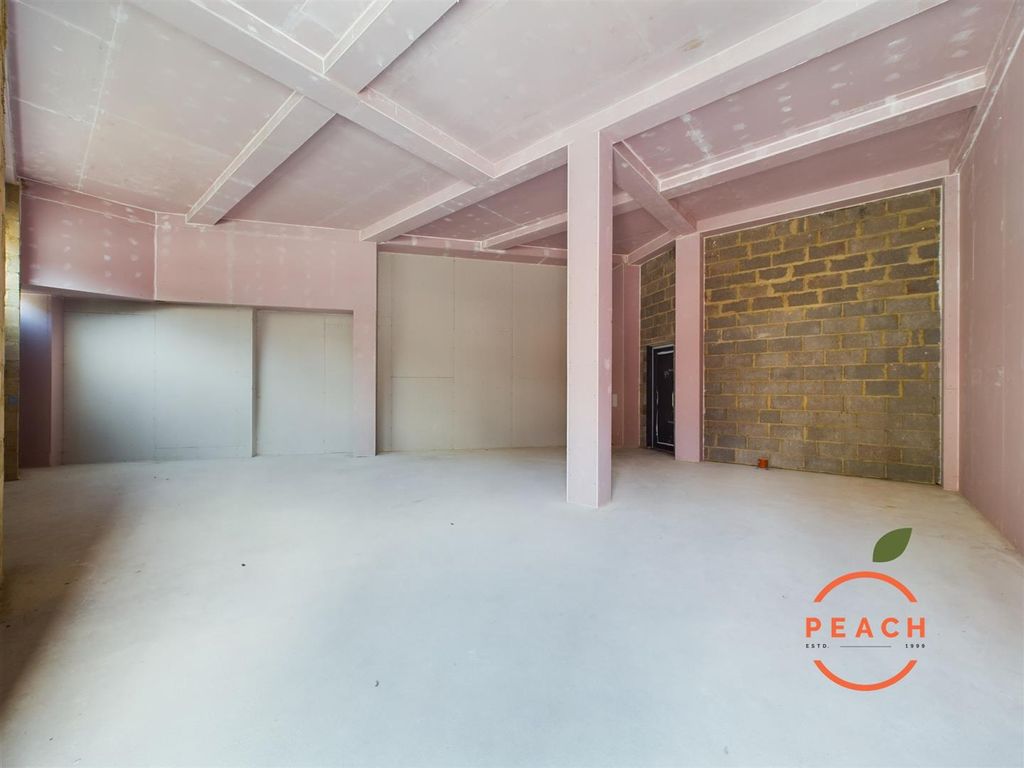 Property photo 2 of 13 Cam04237G0-Pr0010-Still001.Jpg