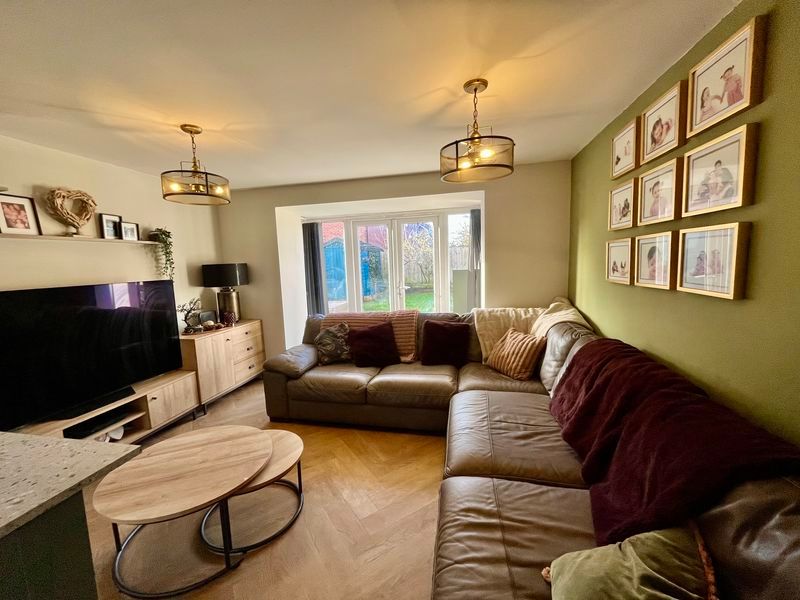 Property photo 3 of 19 Photo 4