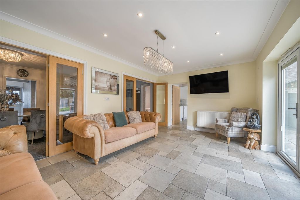 Property photo 3 of 18 Family Room