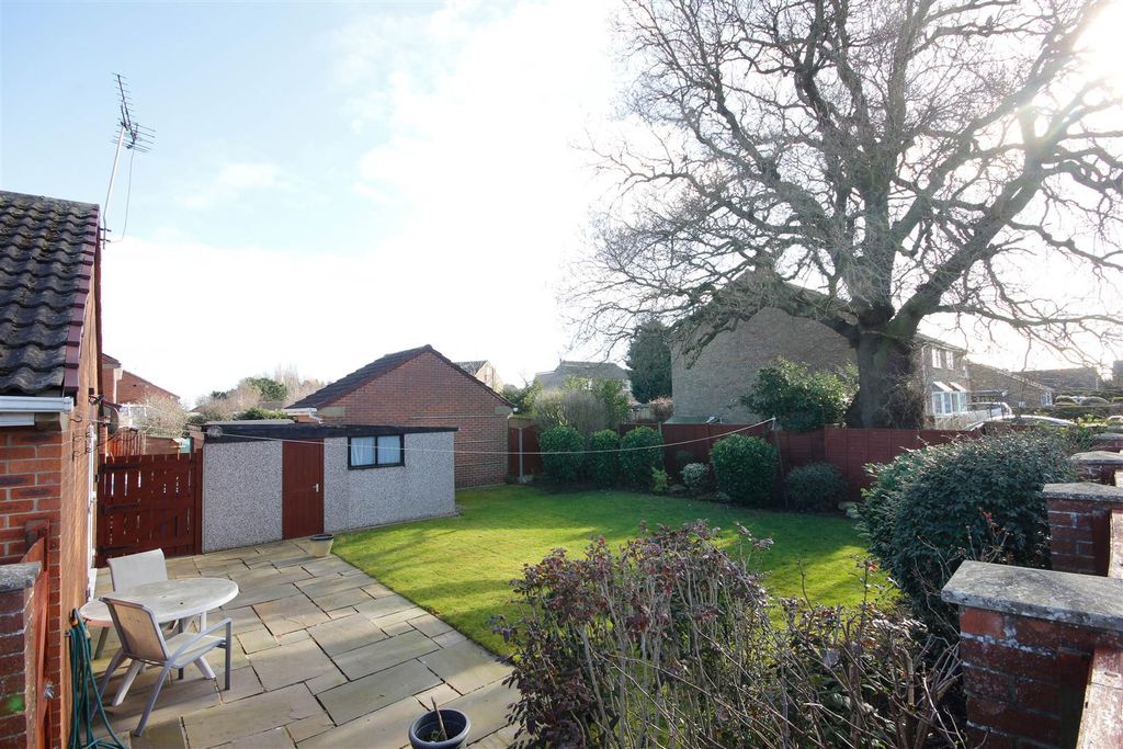 Property photo 2 of 10 Outside
